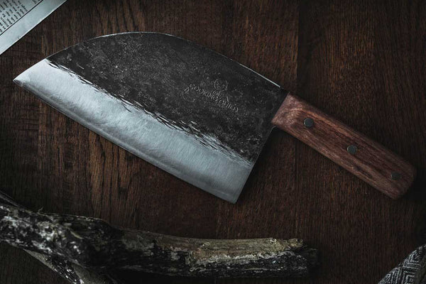 Full Tang vs. Partial Tang Knives: What’s the Big Deal?